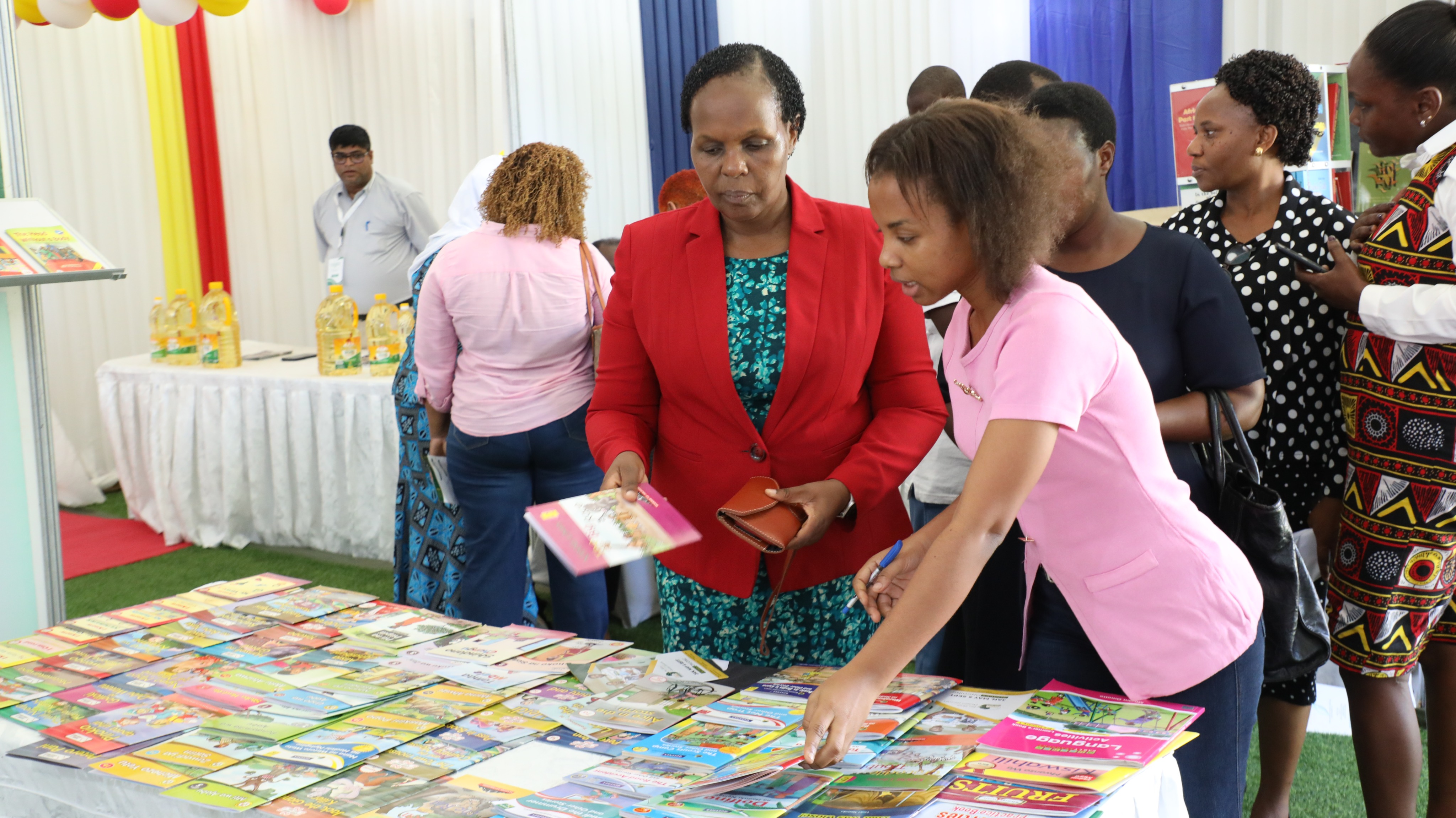 SEKTA YA VITABU INA UTAJIRI MKUBWA WA MAARIFA.