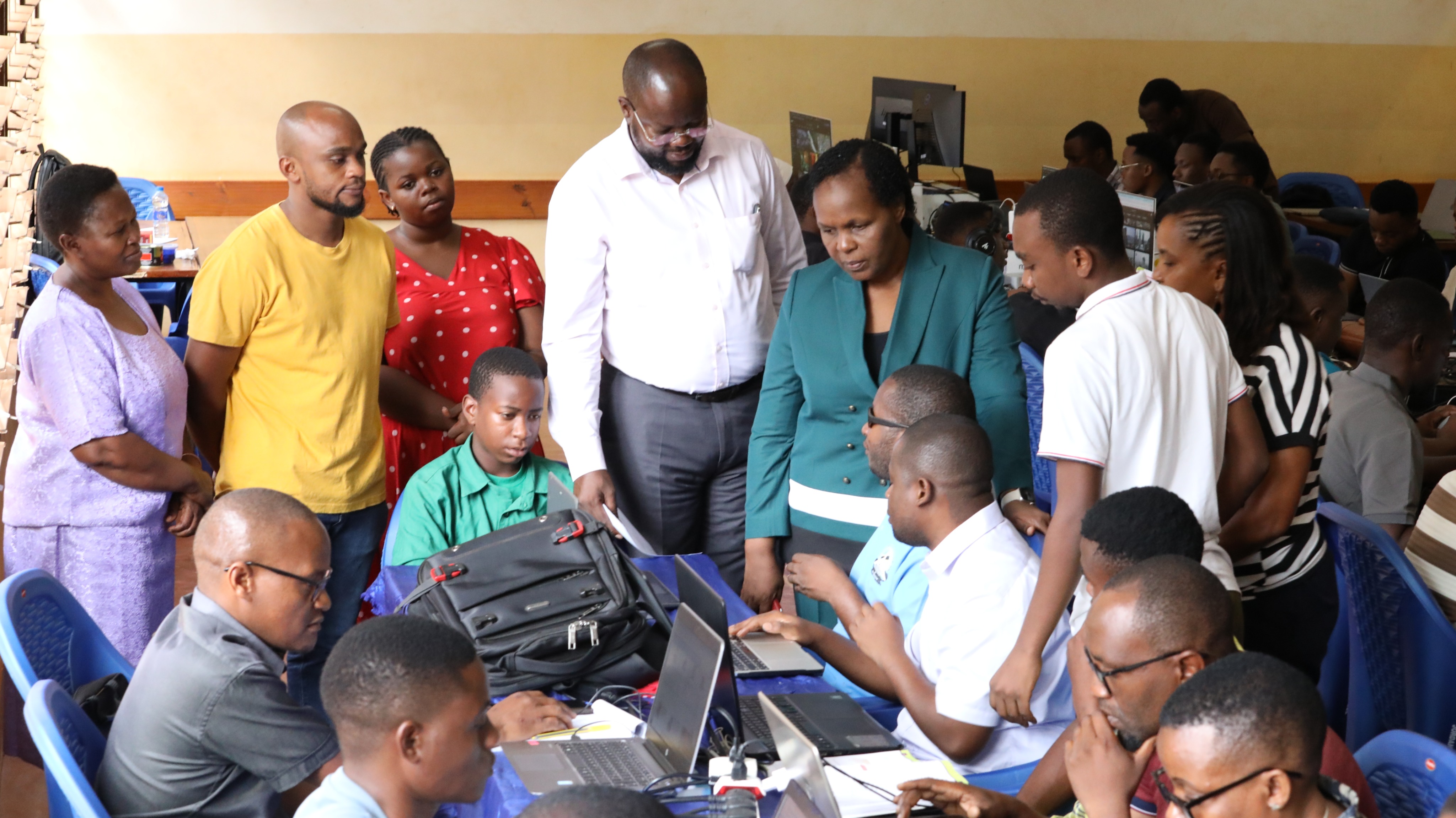 ELIMU YETU LAZIMA IENDANE NA MABADILIKO YA TEKNOLOJIA